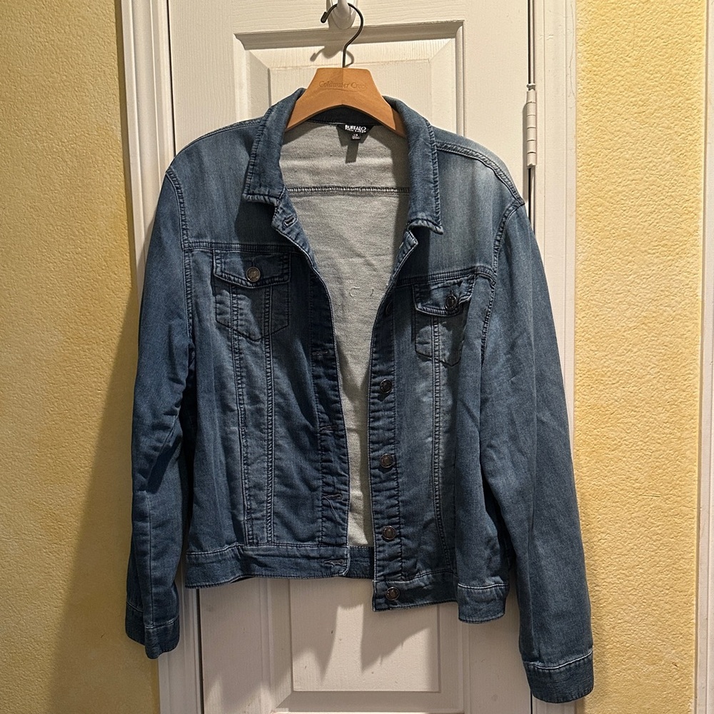 Women’s Medium Wash Blue Denim Jacket